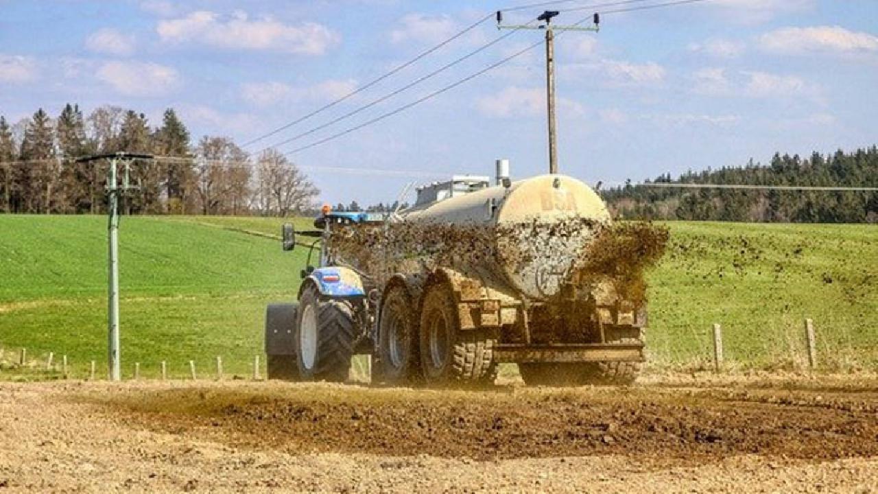 zakwaszanie gnojowicy traktor